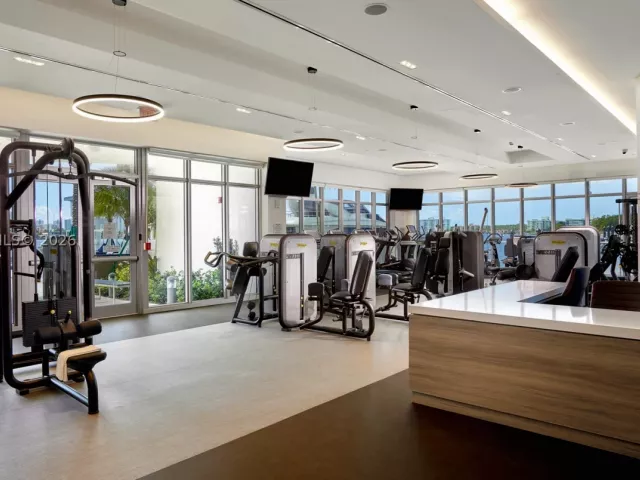 3-bedroom condo for sale in North Miami Beach - 17301 Biscayne Blvd 1501 - MondialRealty