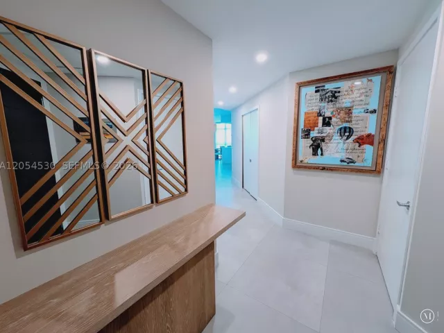 3-bedroom condo for sale in North Miami Beach - 17301 Biscayne Blvd 1501 - MondialRealty