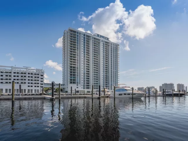 3-bedroom condo for sale in North Miami Beach - 17301 Biscayne Blvd 1501 - MondialRealty
