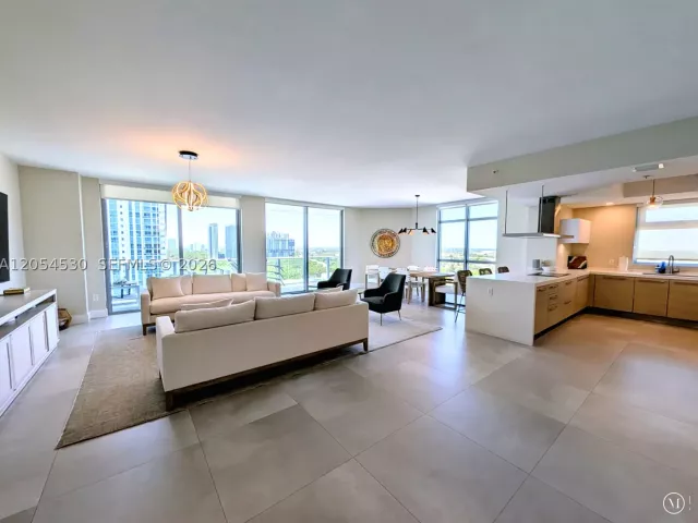 3-bedroom condo for sale in North Miami Beach - 17301 Biscayne Blvd 1501 - MondialRealty