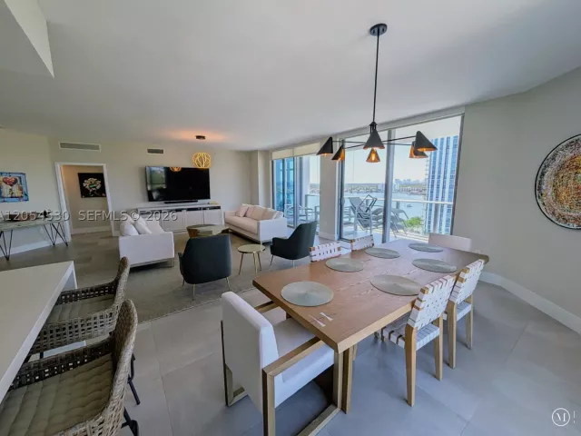 3-bedroom condo for sale in North Miami Beach - 17301 Biscayne Blvd 1501 - MondialRealty