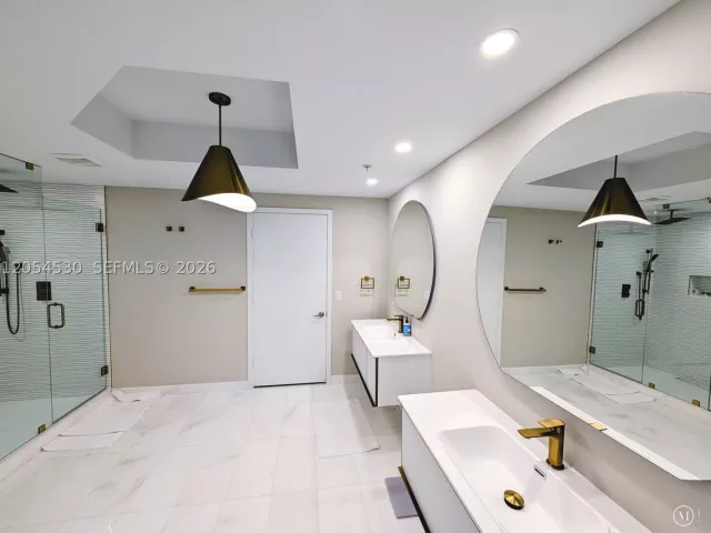 3-bedroom condo for sale in North Miami Beach - 17301 Biscayne Blvd 1501 - MondialRealty