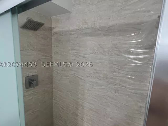 2-bedroom condo for rent in Miami Beach - 6039 Collins Ave 423 - MondialRealty