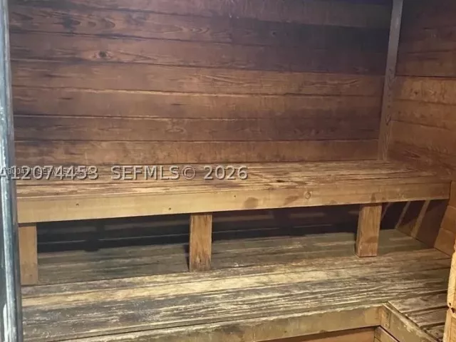 2-bedroom condo for rent in Miami Beach - 6039 Collins Ave 423 - MondialRealty