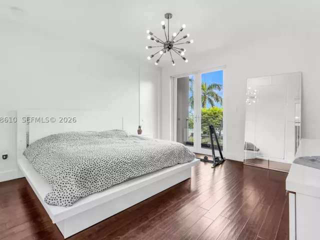 5-bedroom home for rent in Doral - 9730 NW 74th Ter - MondialRealty