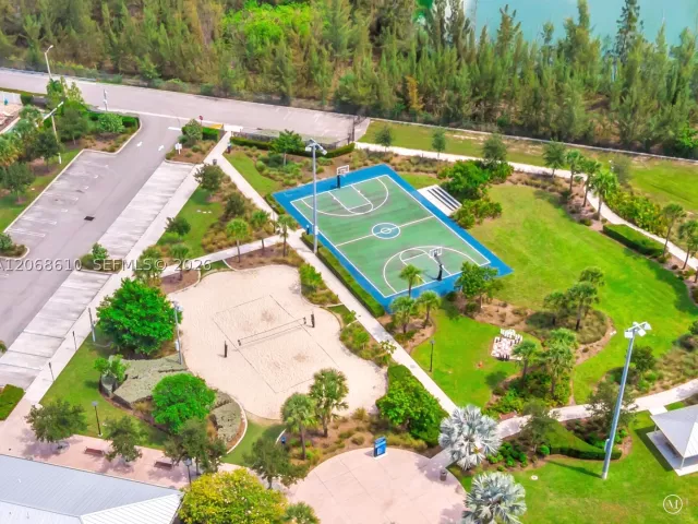 5-bedroom home for rent in Doral - 9730 NW 74th Ter - MondialRealty