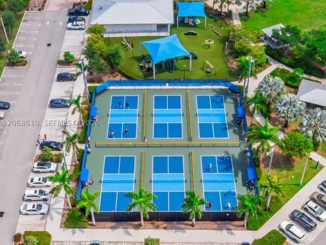 5-bedroom home for rent in Doral - 9730 NW 74th Ter - MondialRealty