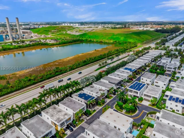 5-bedroom home for rent in Doral - 9730 NW 74th Ter - MondialRealty