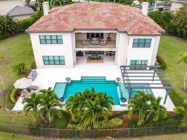 6-bedroom home for sale in Boca Raton - 17511 Cadena Drive - MondialRealty