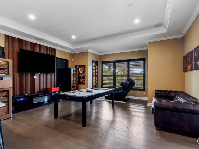 6-bedroom home for sale in Boca Raton - 17511 Cadena Drive - MondialRealty
