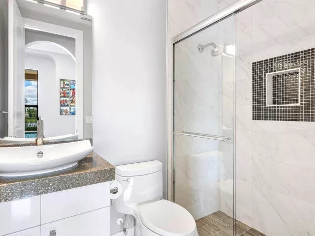6-bedroom home for sale in Boca Raton - 17511 Cadena Drive - MondialRealty