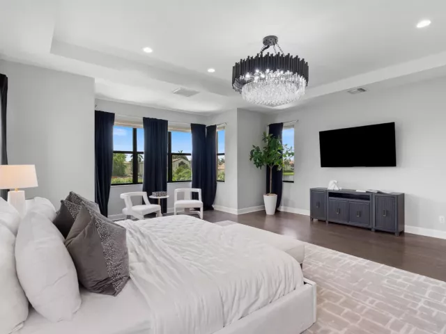 6-bedroom home for sale in Boca Raton - 17511 Cadena Drive - MondialRealty