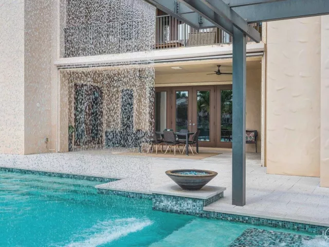 6-bedroom home for sale in Boca Raton - 17511 Cadena Drive - MondialRealty