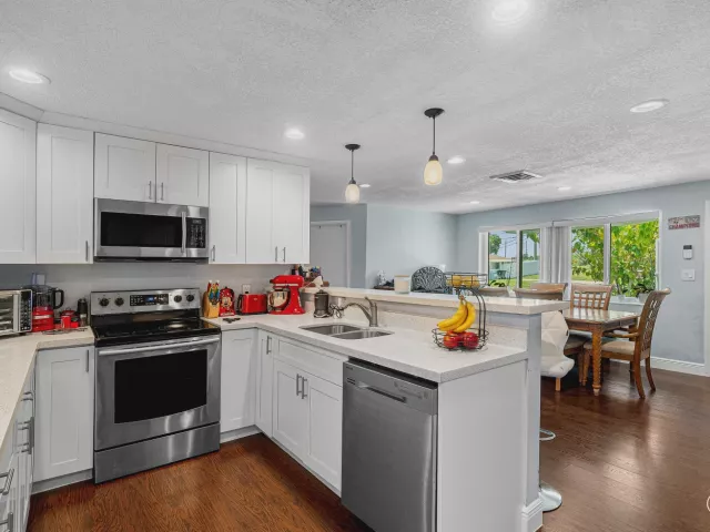 3-bedroom home for sale in West Palm Beach - 5134 CANAL Road - MondialRealty