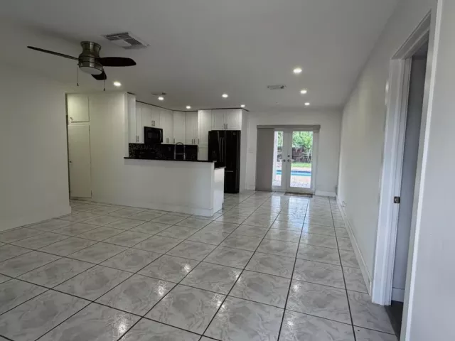 4-bedroom home for rent in Pompano Beach - 630 NE 23RD Court - MondialRealty