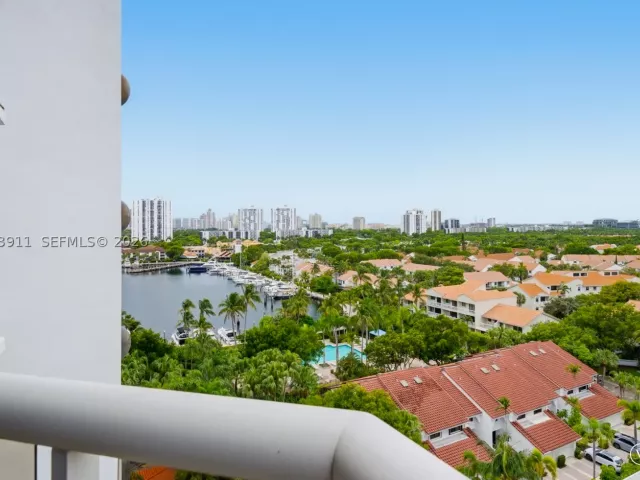2-bedroom condo for rent in Aventura - 3610 Yacht Club Dr 1115 - MondialRealty