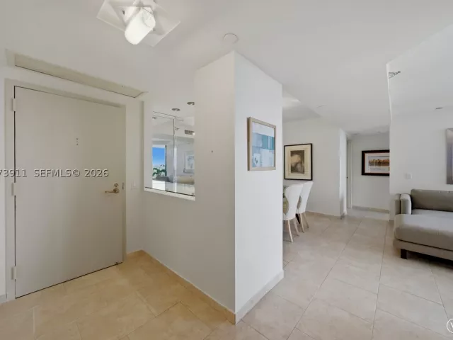 2-bedroom condo for rent in Aventura - 3610 Yacht Club Dr 1115 - MondialRealty
