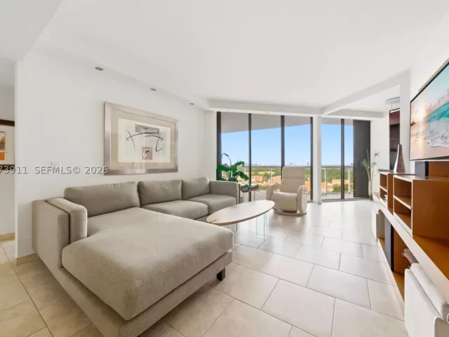 2-bedroom condo for rent in Aventura - 3610 Yacht Club Dr 1115 - MondialRealty