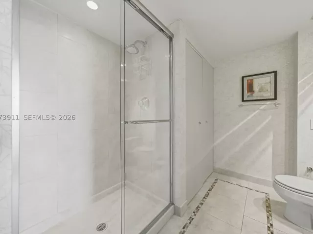 2-bedroom condo for rent in Aventura - 3610 Yacht Club Dr 1115 - MondialRealty