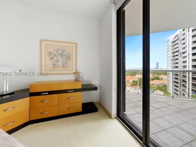 2-bedroom condo for rent in Aventura - 3610 Yacht Club Dr 1115 - MondialRealty