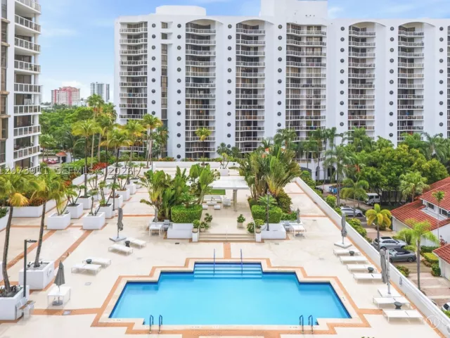 2-bedroom condo for rent in Aventura - 3610 Yacht Club Dr 1115 - MondialRealty