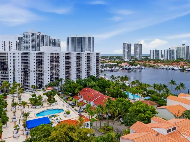 2-bedroom condo for rent in Aventura - 3610 Yacht Club Dr 1115 - MondialRealty