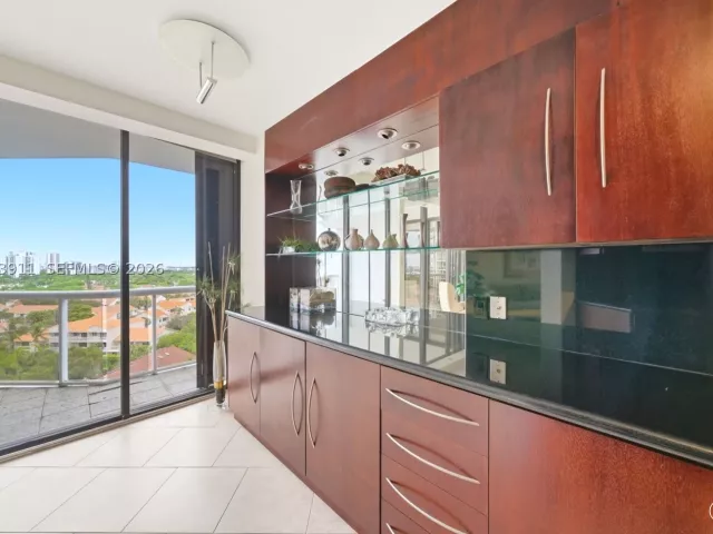 2-bedroom condo for rent in Aventura - 3610 Yacht Club Dr 1115 - MondialRealty