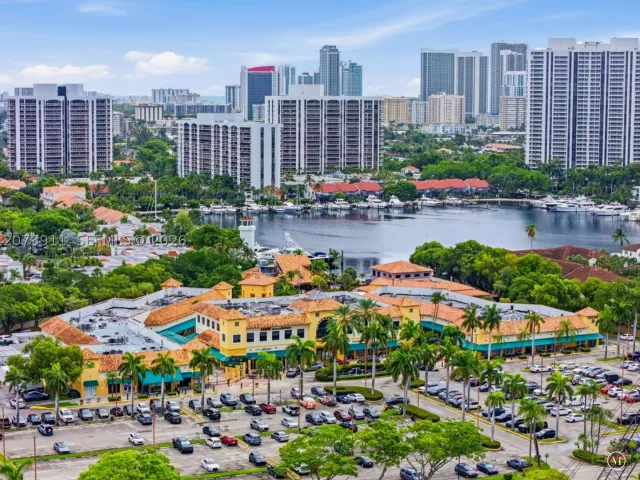 2-bedroom condo for rent in Aventura - 3610 Yacht Club Dr 1115 - MondialRealty