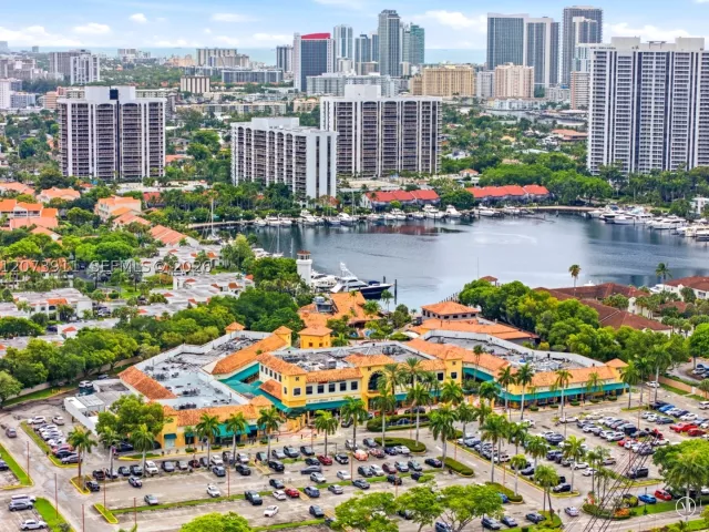 2-bedroom condo for rent in Aventura - 3610 Yacht Club Dr 1115 - MondialRealty