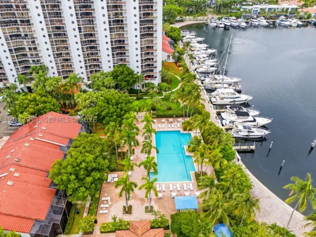 2-bedroom condo for rent in Aventura - 3610 Yacht Club Dr 1115 - MondialRealty