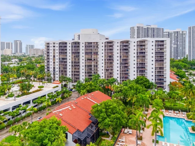2-bedroom condo for rent in Aventura - 3610 Yacht Club Dr 1115 - MondialRealty