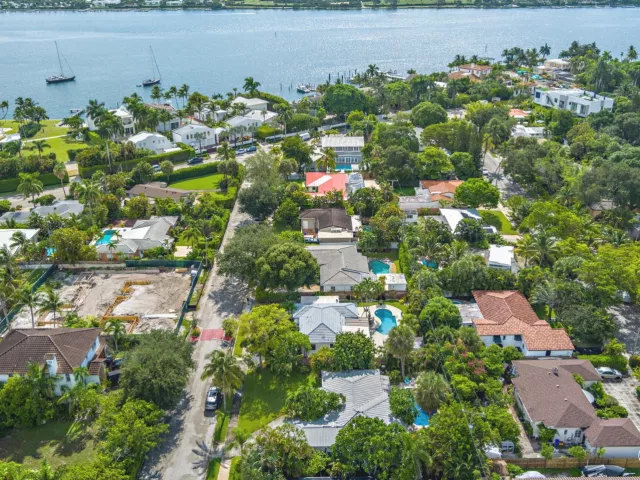 4-bedroom home for sale in West Palm Beach - 300 35th Street - MondialRealty
