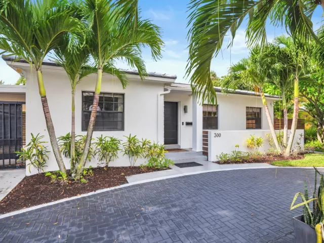 4-bedroom home for sale in West Palm Beach - 300 35th Street - MondialRealty