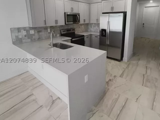 4-bedroom home for rent in Pembroke Pines - 17025 SW 1st Street - MondialRealty