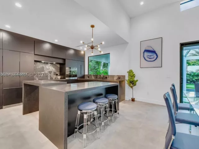 5-bedroom home for rent in Miami - 155 NW 51st St 0 - MondialRealty