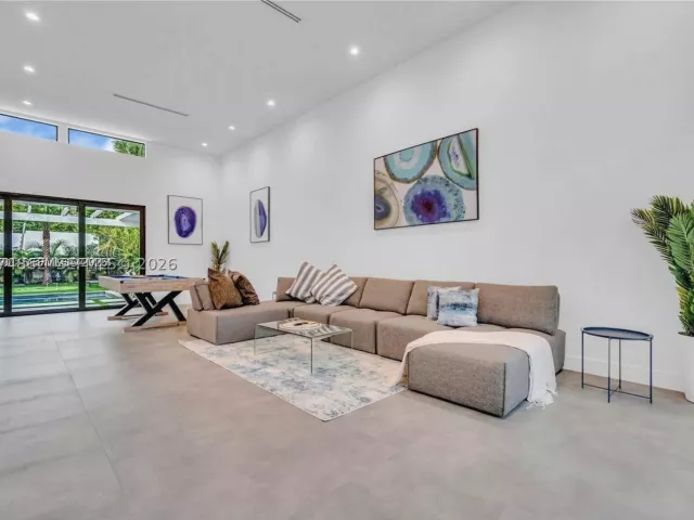 5-bedroom home for rent in Miami - 155 NW 51st St 0 - MondialRealty