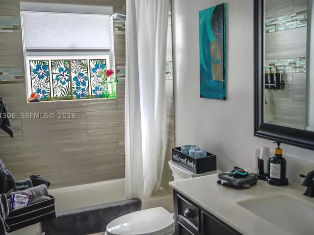 3-bedroom home for sale in Fort Lauderdale - 1640 NE 59th Pl - MondialRealty