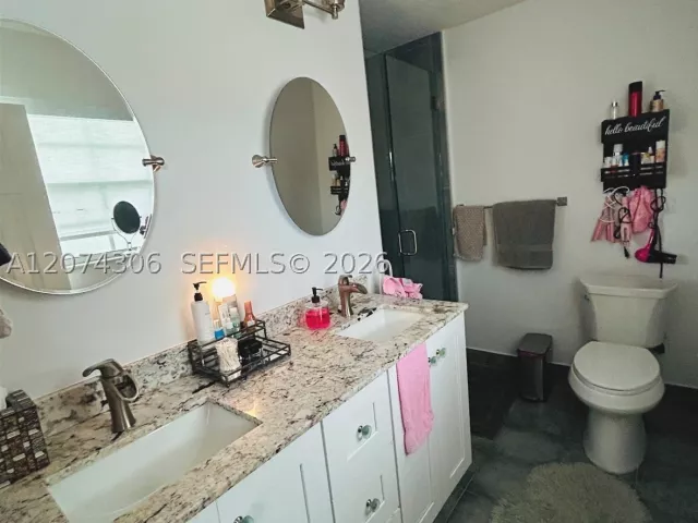 3-bedroom home for sale in Fort Lauderdale - 1640 NE 59th Pl - MondialRealty