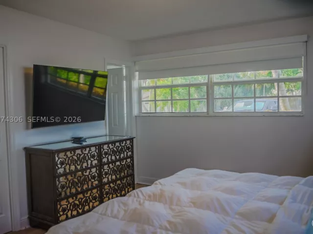 3-bedroom home for sale in Fort Lauderdale - 1640 NE 59th Pl - MondialRealty