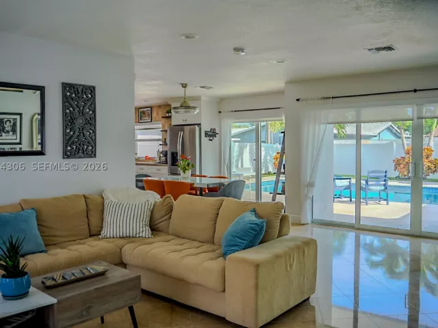 3-bedroom home for sale in Fort Lauderdale - 1640 NE 59th Pl - MondialRealty