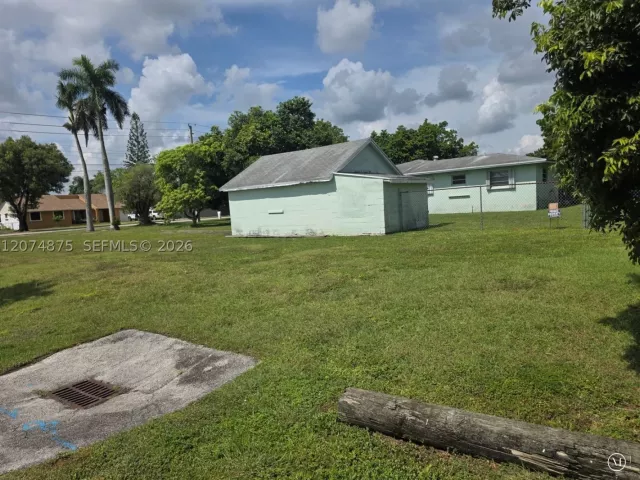 3-bedroom home for sale in Homestead - 15905 SW 280th St - MondialRealty
