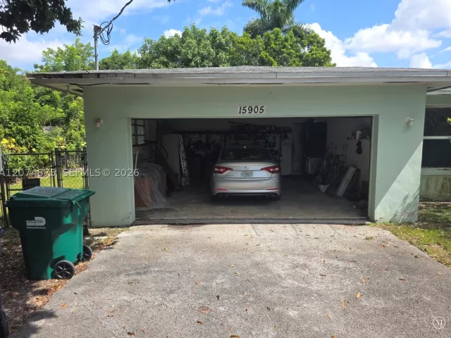 3-bedroom home for sale in Homestead - 15905 SW 280th St - MondialRealty