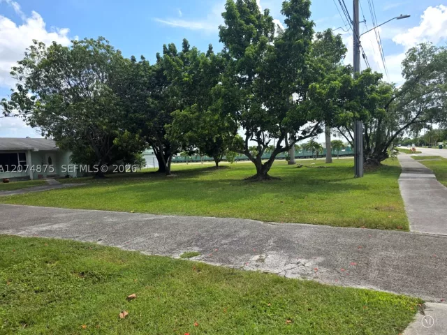3-bedroom home for sale in Homestead - 15905 SW 280th St - MondialRealty