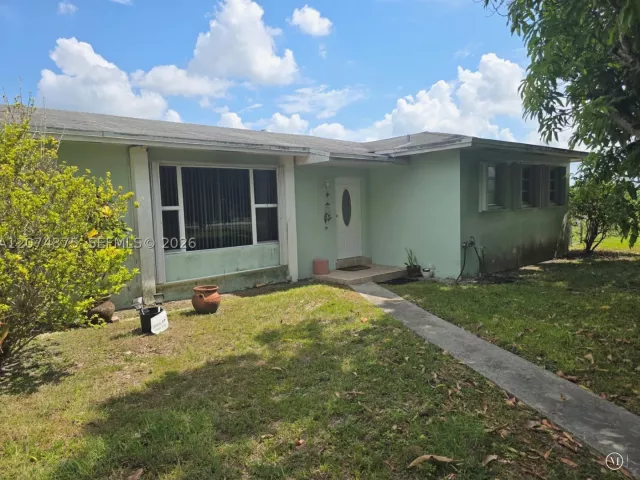 3-bedroom home for sale in Homestead - 15905 SW 280th St - MondialRealty