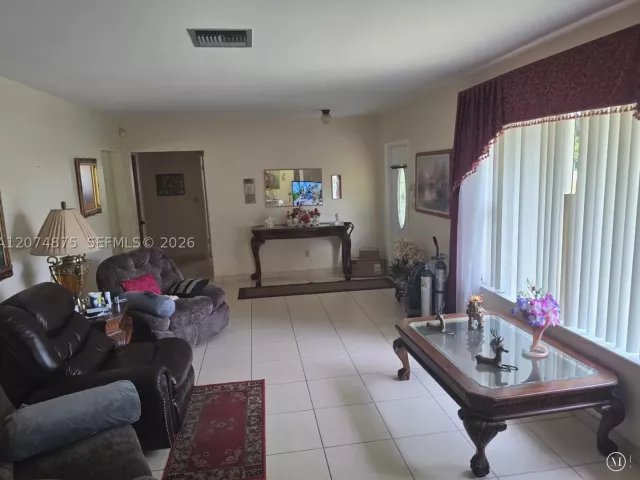 3-bedroom home for sale in Homestead - 15905 SW 280th St - MondialRealty