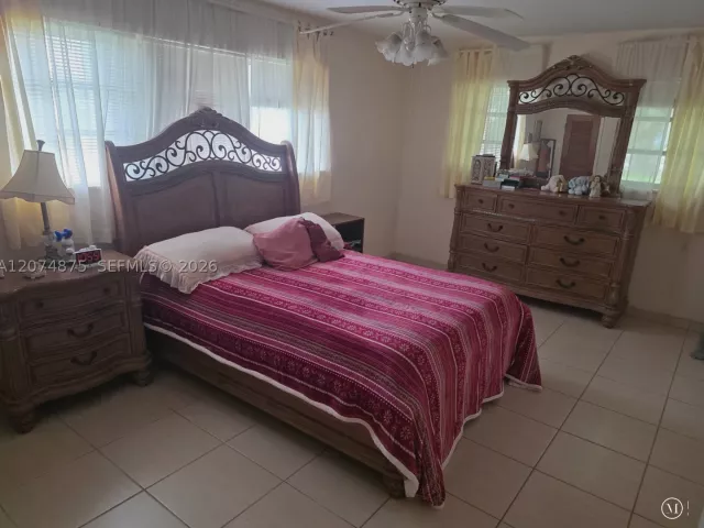 3-bedroom home for sale in Homestead - 15905 SW 280th St - MondialRealty