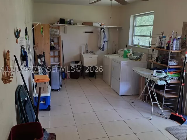 3-bedroom home for sale in Homestead - 15905 SW 280th St - MondialRealty