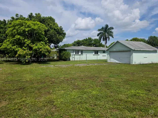 3-bedroom home for sale in Homestead - 15905 SW 280th St - MondialRealty