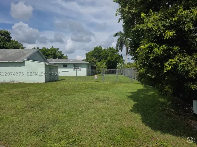 3-bedroom home for sale in Homestead - 15905 SW 280th St - MondialRealty