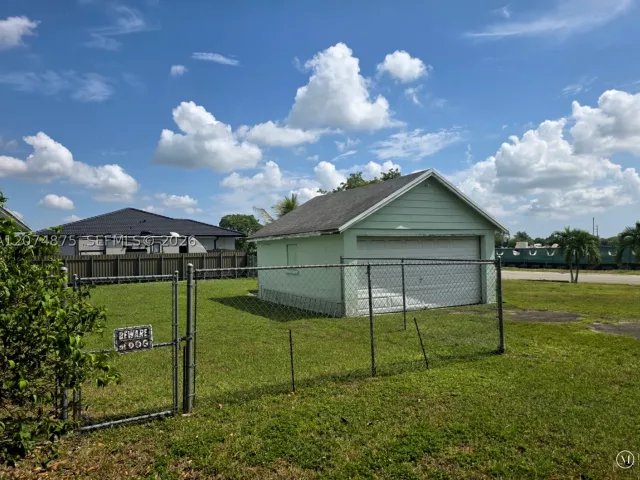 3-bedroom home for sale in Homestead - 15905 SW 280th St - MondialRealty